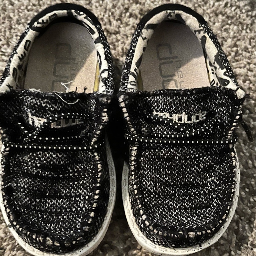 Hey dude infant size 5